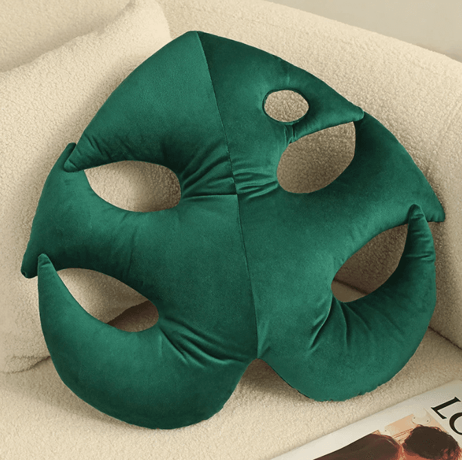 Decorative plush cushion in the shape of a leaf - type  3