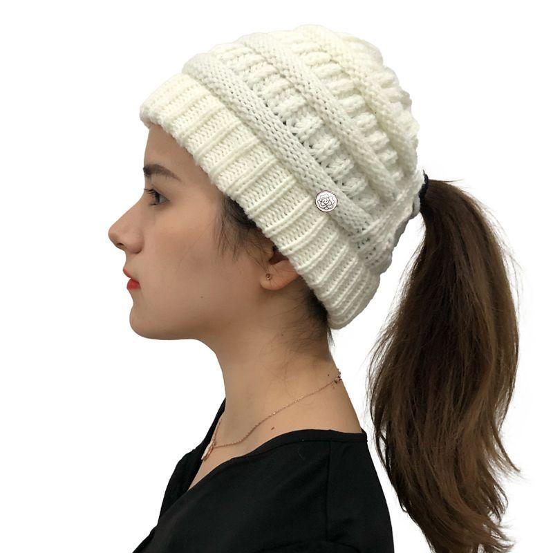 Winter ponytail hat - white