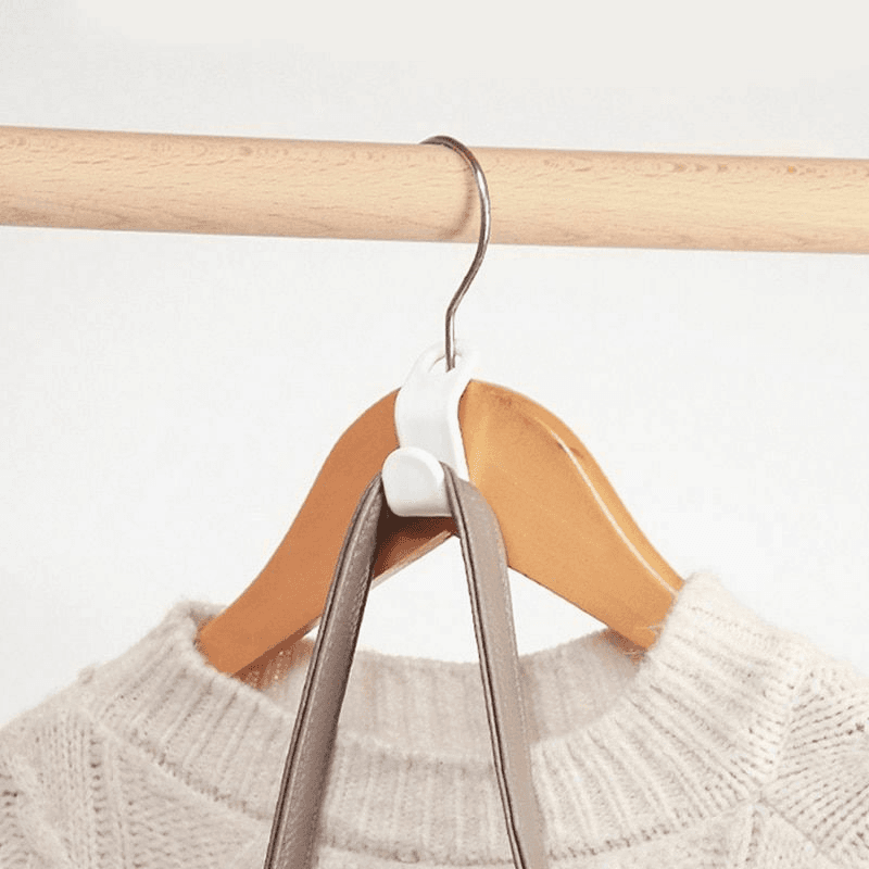 Wardrobe organizer for single hangers