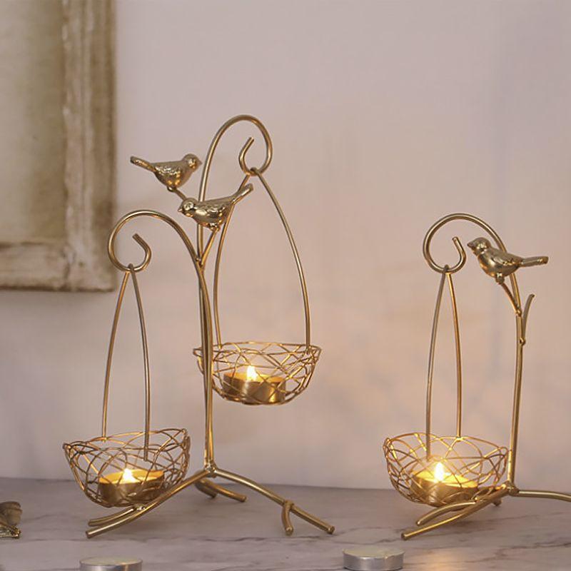 Złoty świecznik dekoracyjny- jeden wiszący koszyczek