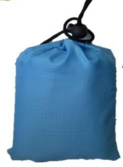 Waterproof picnic blanket with raincoat - blue