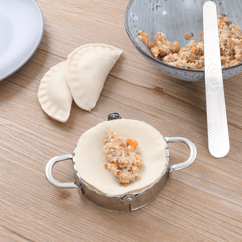 Form for making dumplings - diameter 10 cm 
