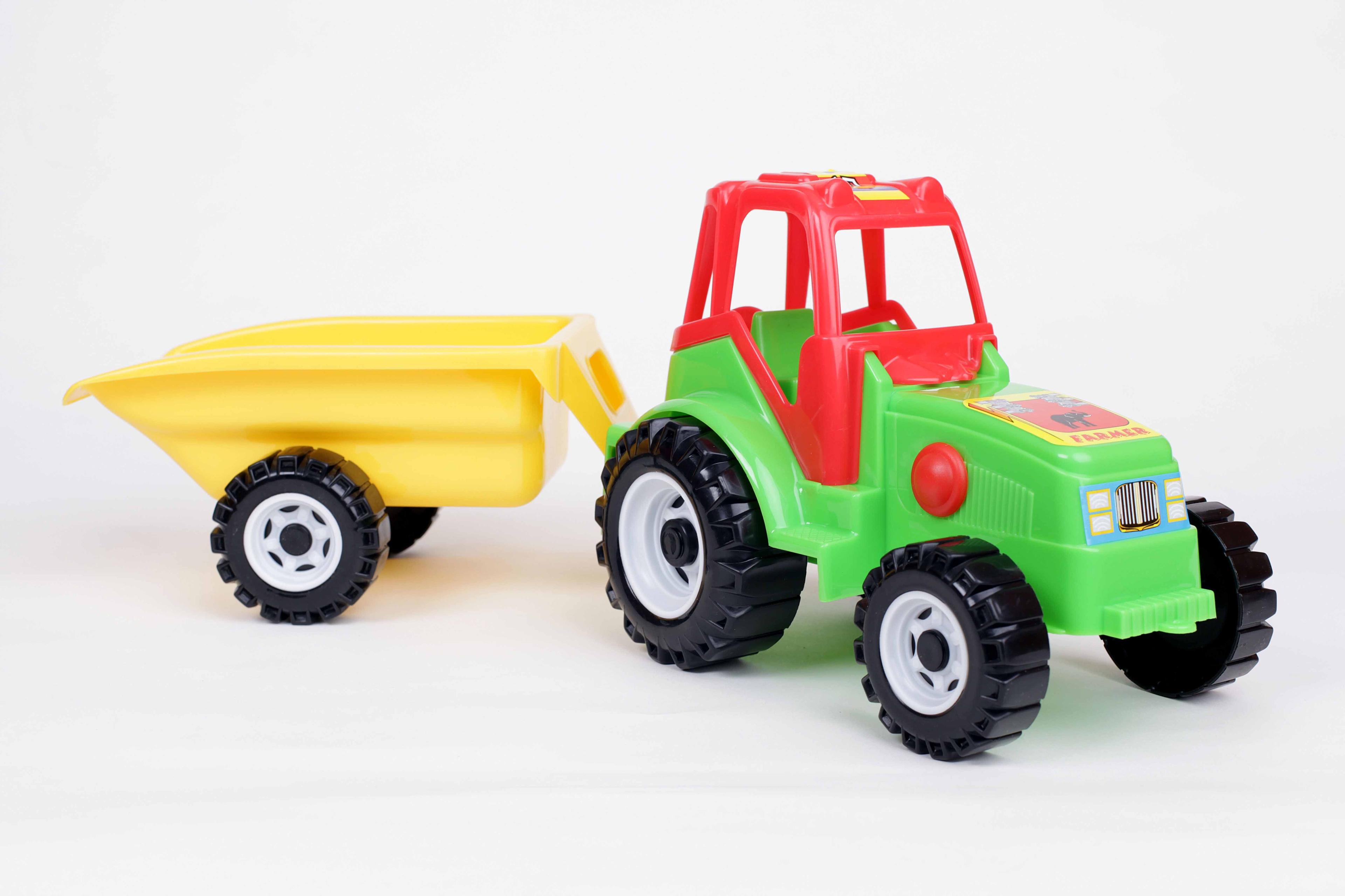 Traktor z przyczepą - model 206
