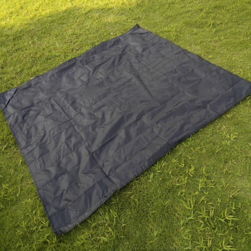 Waterproof picnic blanket with raincoat - black