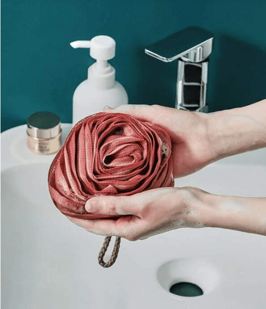 Myjka, gąbka do kąpieli w kształcie róży - czerwona