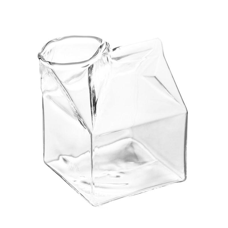 Szklany dzbanek na mleko