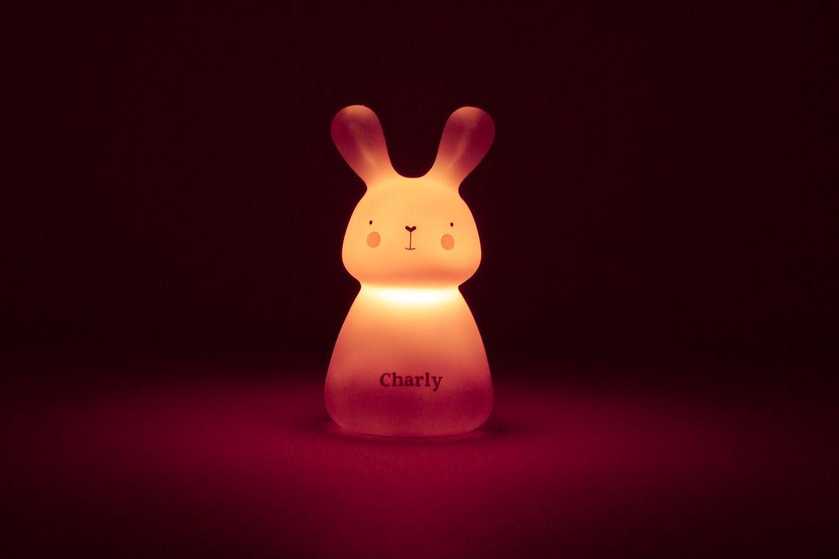 Lampka nocna LED Olala - Króliczek Charly, różowy